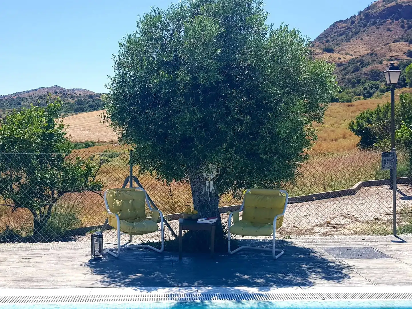 Vista exterior de Casa o xalet en venda en Pizarra amb Aire condicionat, Calefacció i Jardí privat