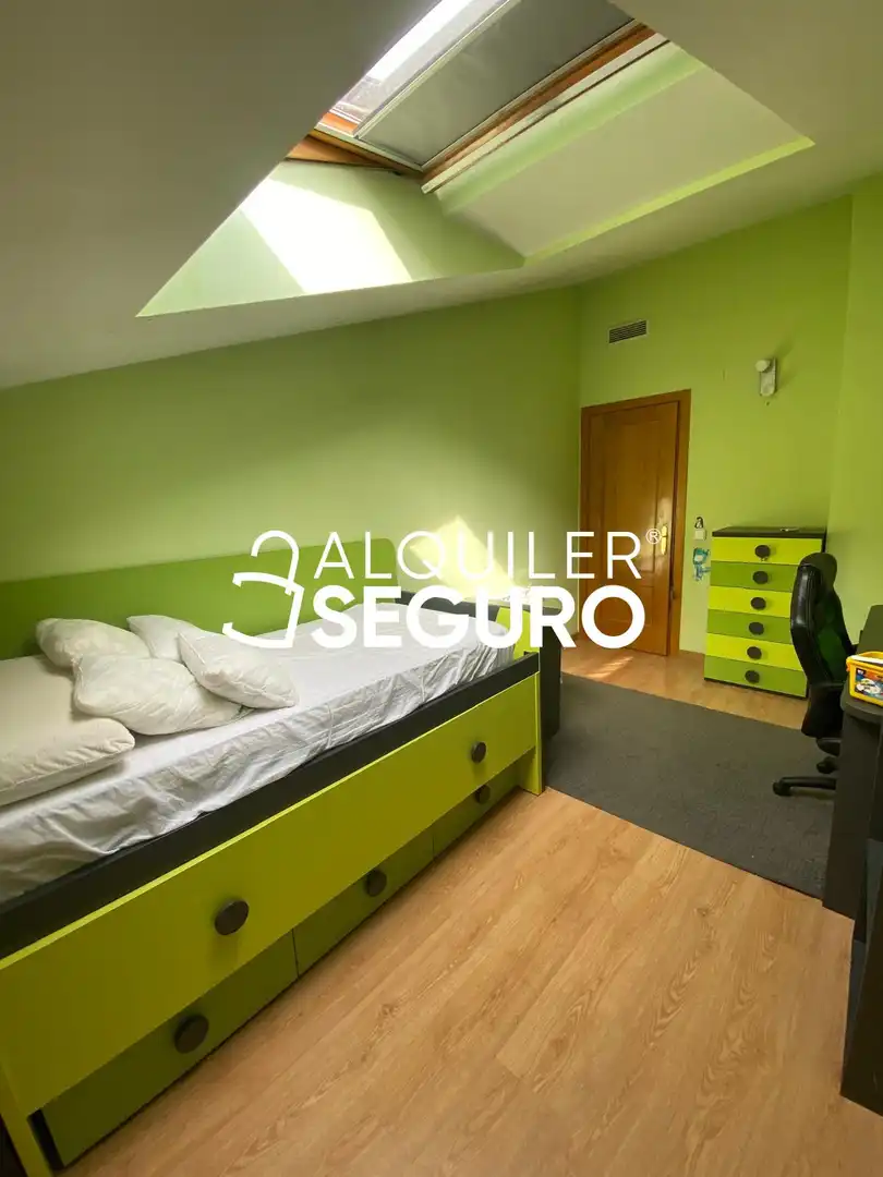 Habitación de Casa o chalet de alquiler en Guadalajara con Aire acondicionado, Calefacción y Terraza