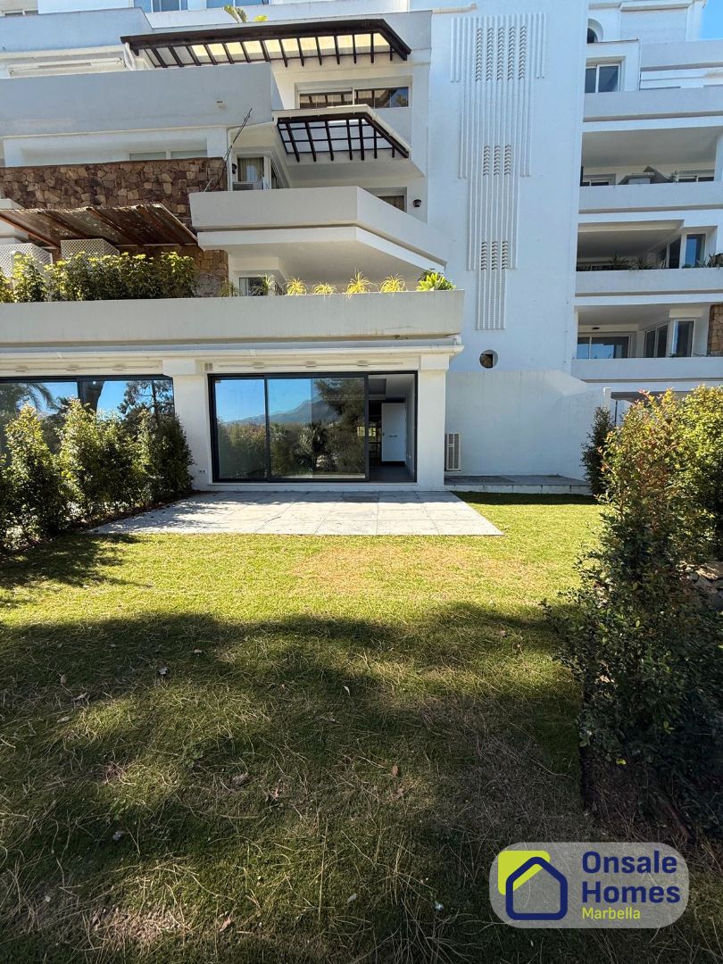 Jardí de Apartament en venda en Marbella amb Aire condicionat, Jardí privat i Traster