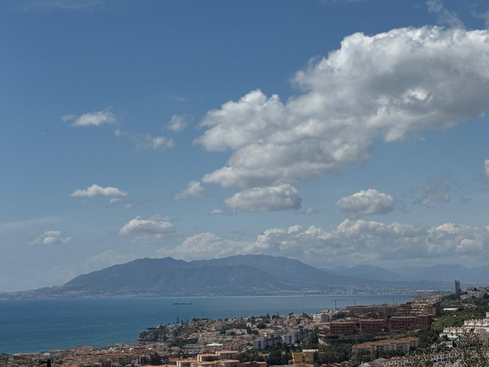 Vista exterior de Àtic en venda en Rincón de la Victoria amb Aire condicionat, Calefacció i Jardí privat