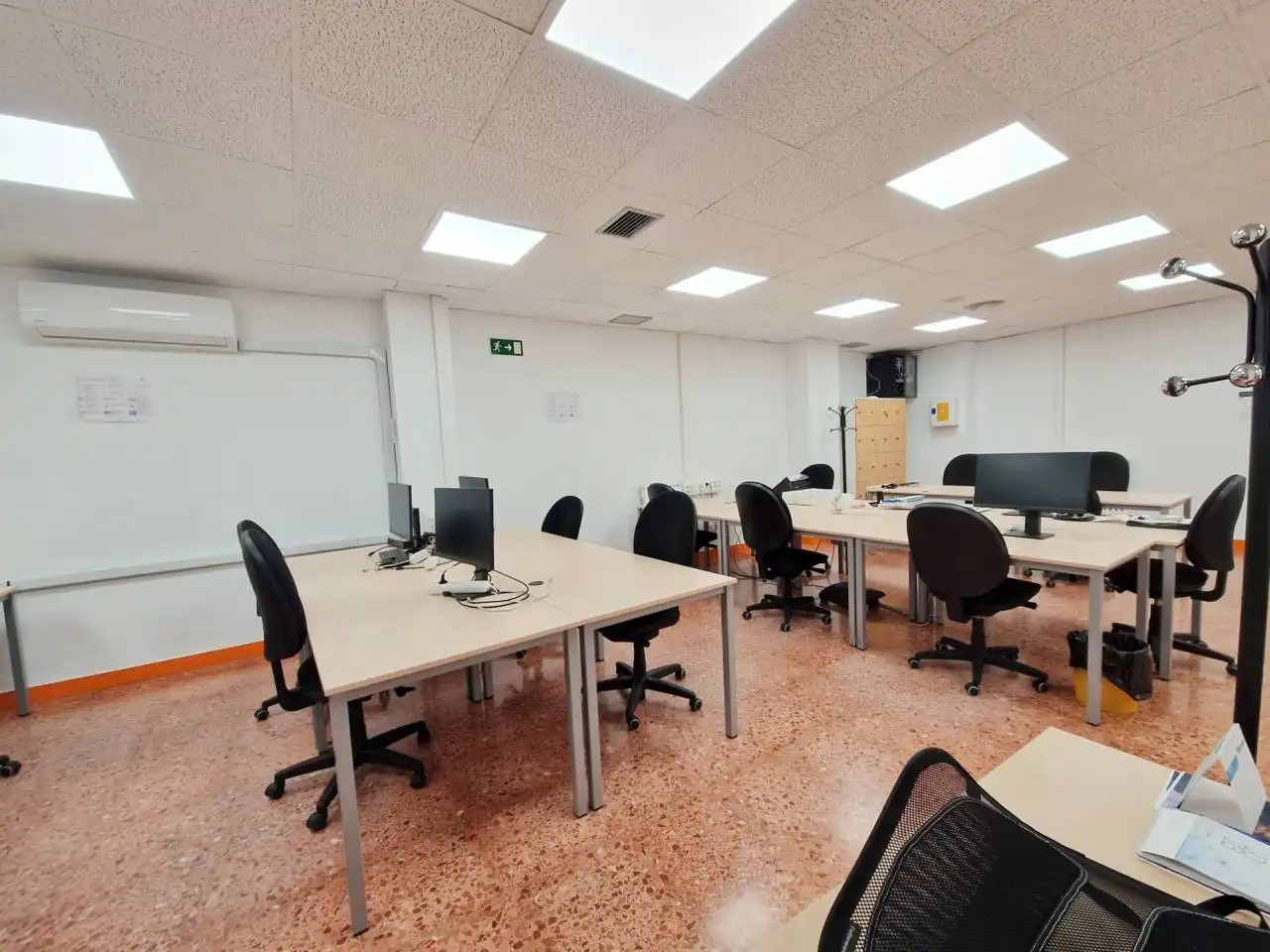 Oficina de alquiler en Bilbao  con Aire acondicionado, Calefacción y Alarma