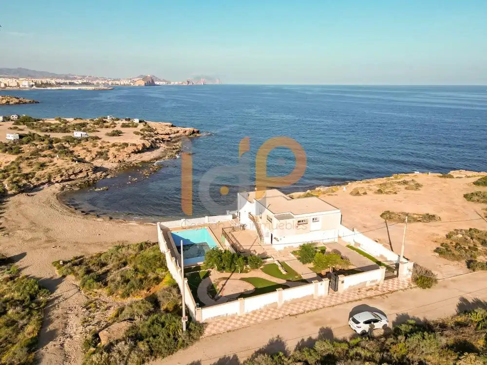 Houses for sale in Águilas  with Air Conditioner, Private garden and Storage room