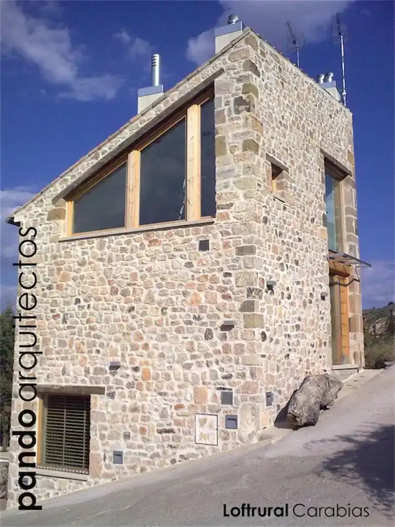 Vista exterior de Loft en venta en Sigüenza