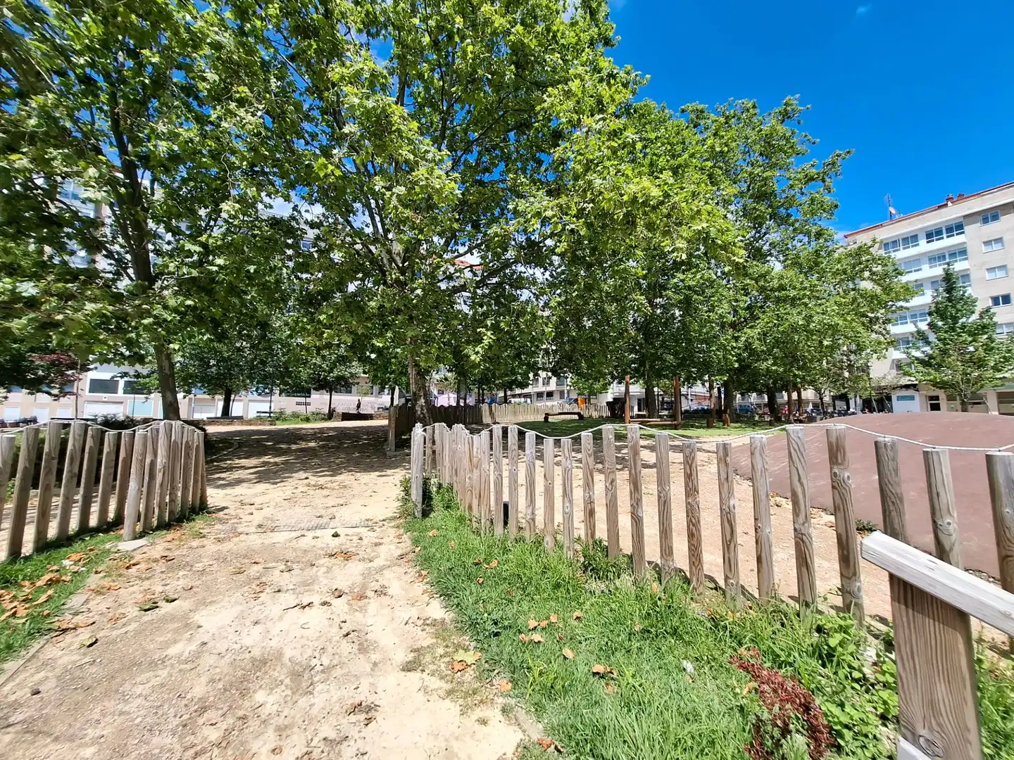 Vista exterior de Pis en venda en Vigo  amb Calefacció, Traster i Balcó