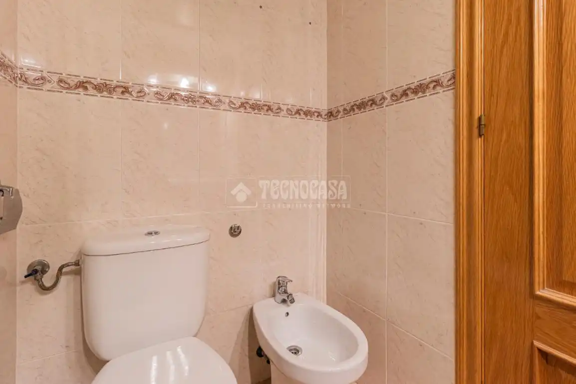 Bathroom of Attic for sale in Sant Cugat del Vallès  with Terrace and Balcony