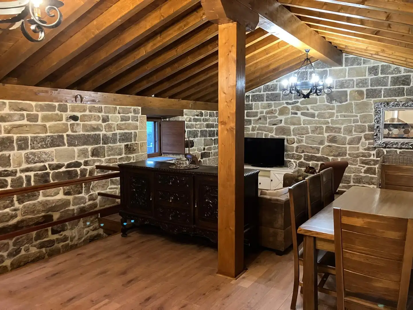 Sala de estar de Finca rústica en venta en San Pedro del Romeral con Calefacción, Jardín privado y Terraza