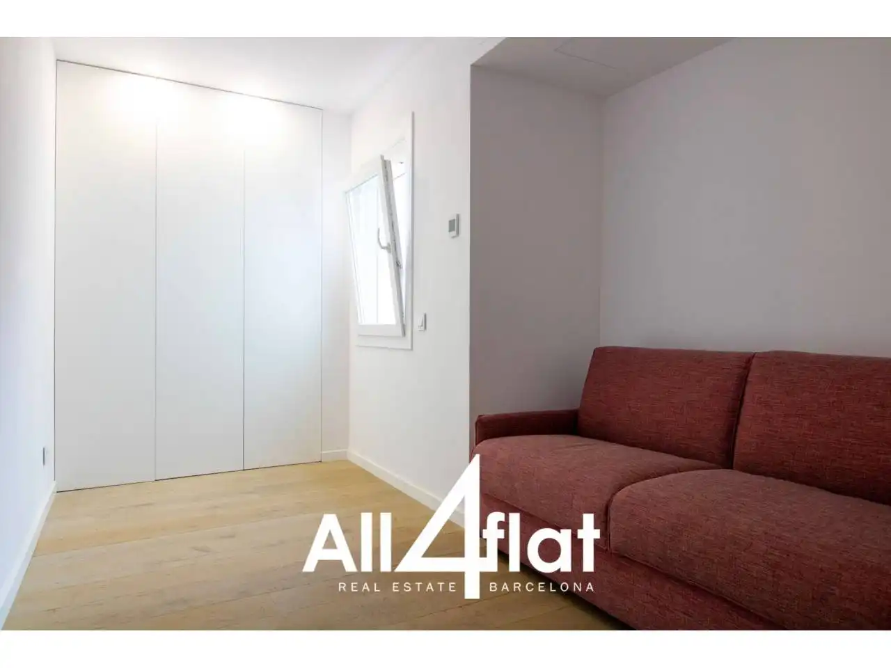 Bedroom of Attic for rent in Barcelona  with Air Conditioner, Heating and Parquet flooring
