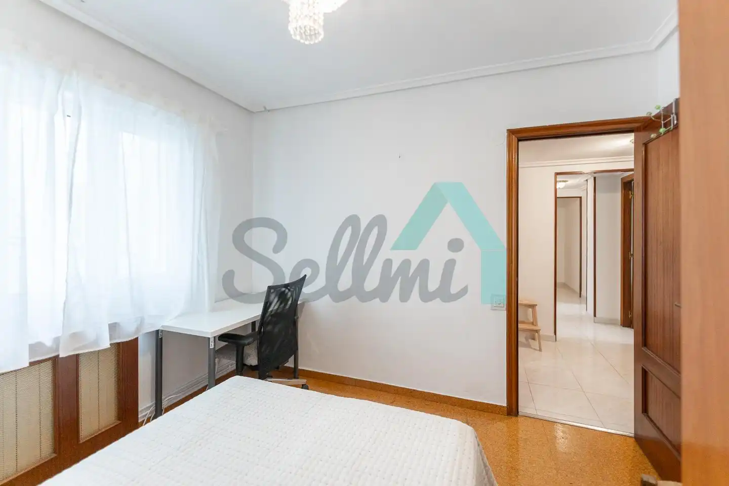 Schlafzimmer von Wohnung zur Miete in Oviedo  mit Heizung, Parkett und Terrasse