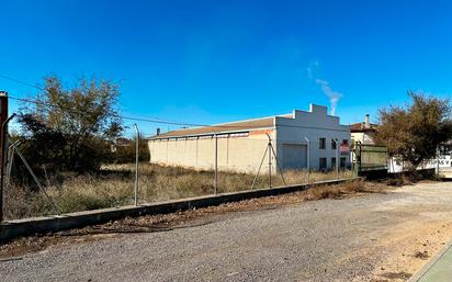 Vista exterior de Nau industrial en venda en Madridejos