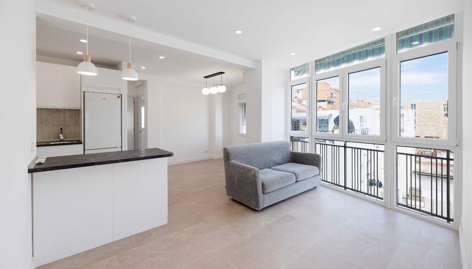 Foto 1 de Piso en venta en Calle Séneca, Los Castillejos - La Trinidad, Málaga
