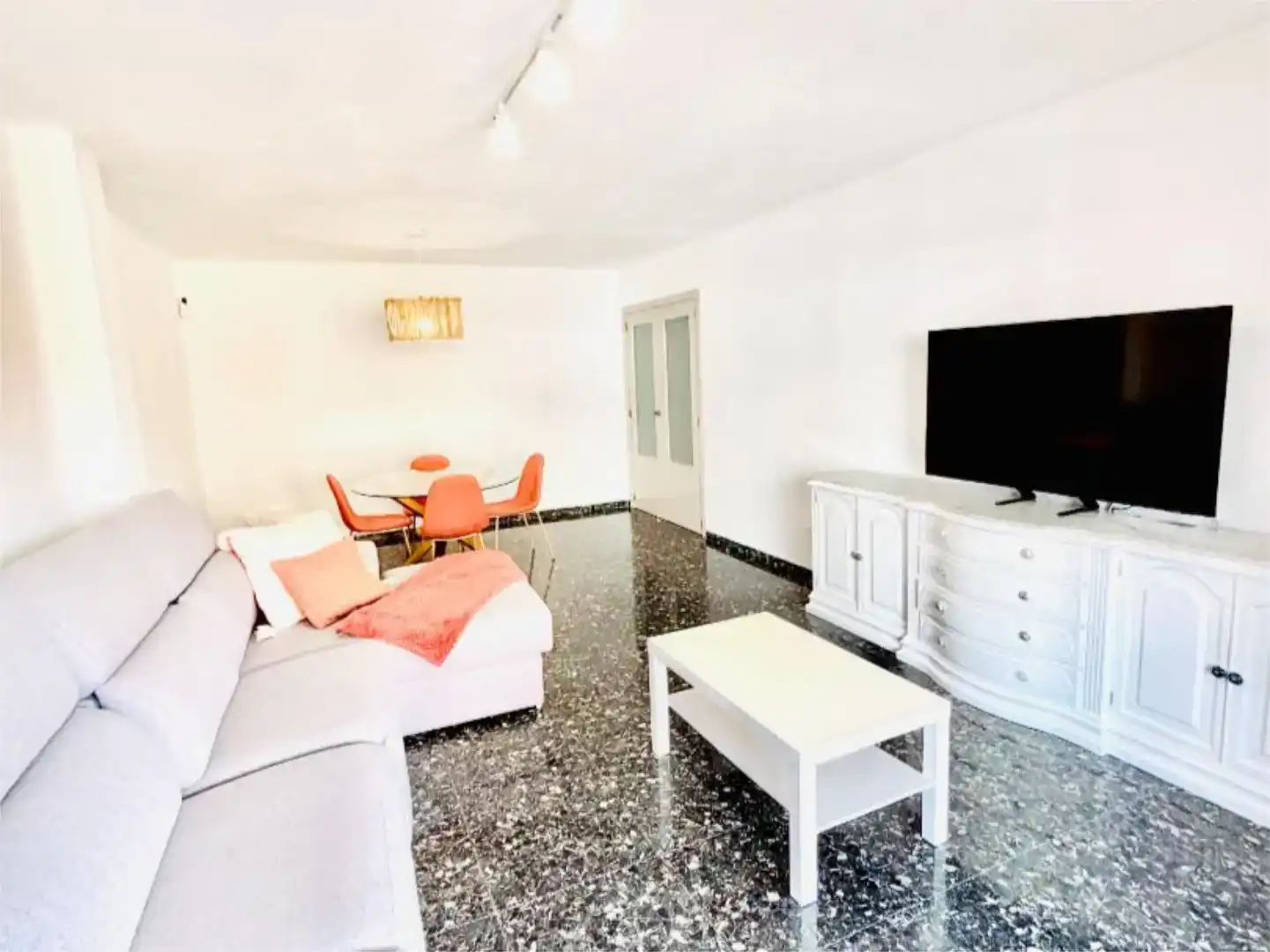 Wohnzimmer von Wohnung zur Miete in  Valencia Capital mit Klimaanlage und Balkon