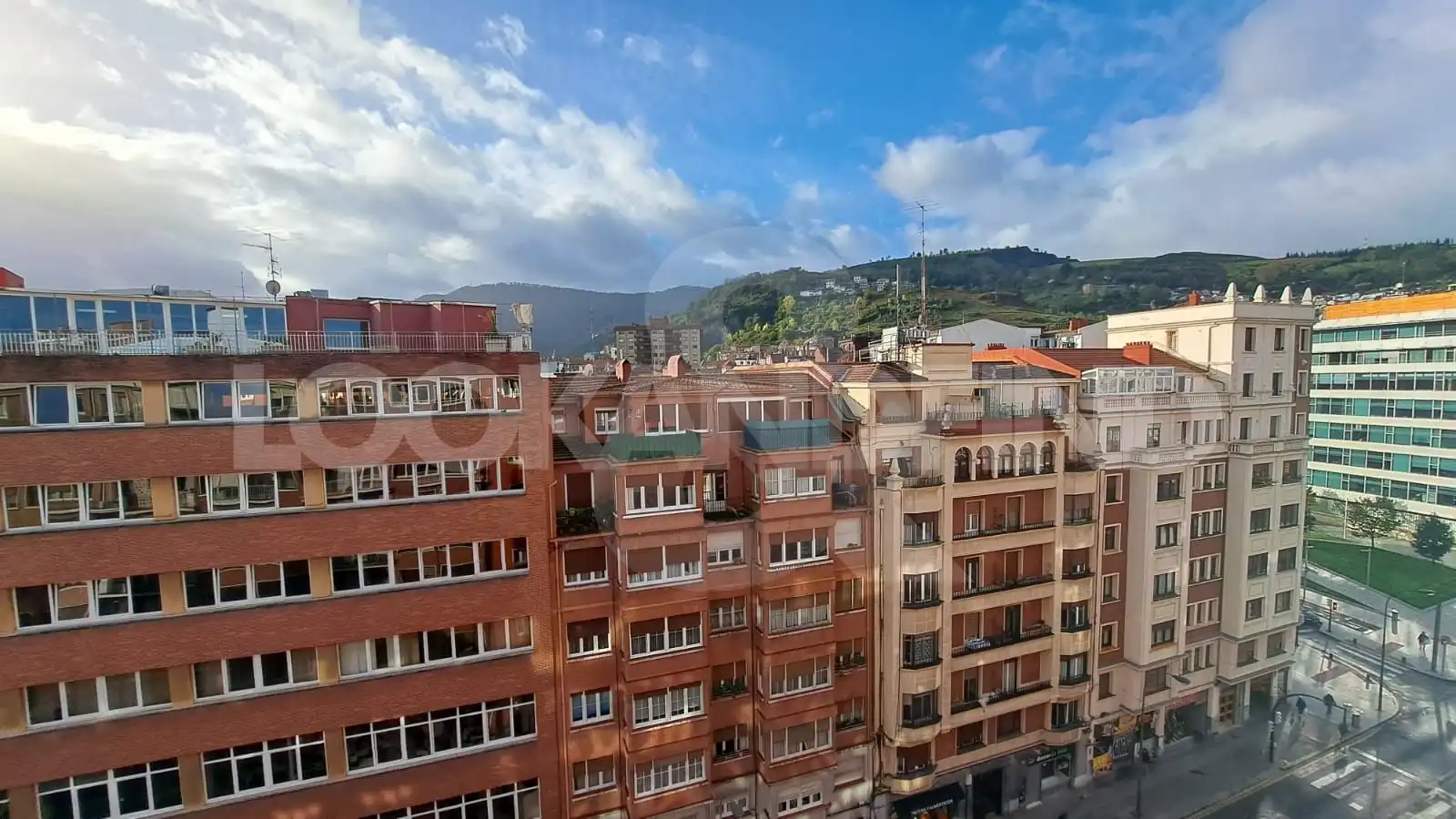 Vista exterior de Oficina de lloguer en Indautxu