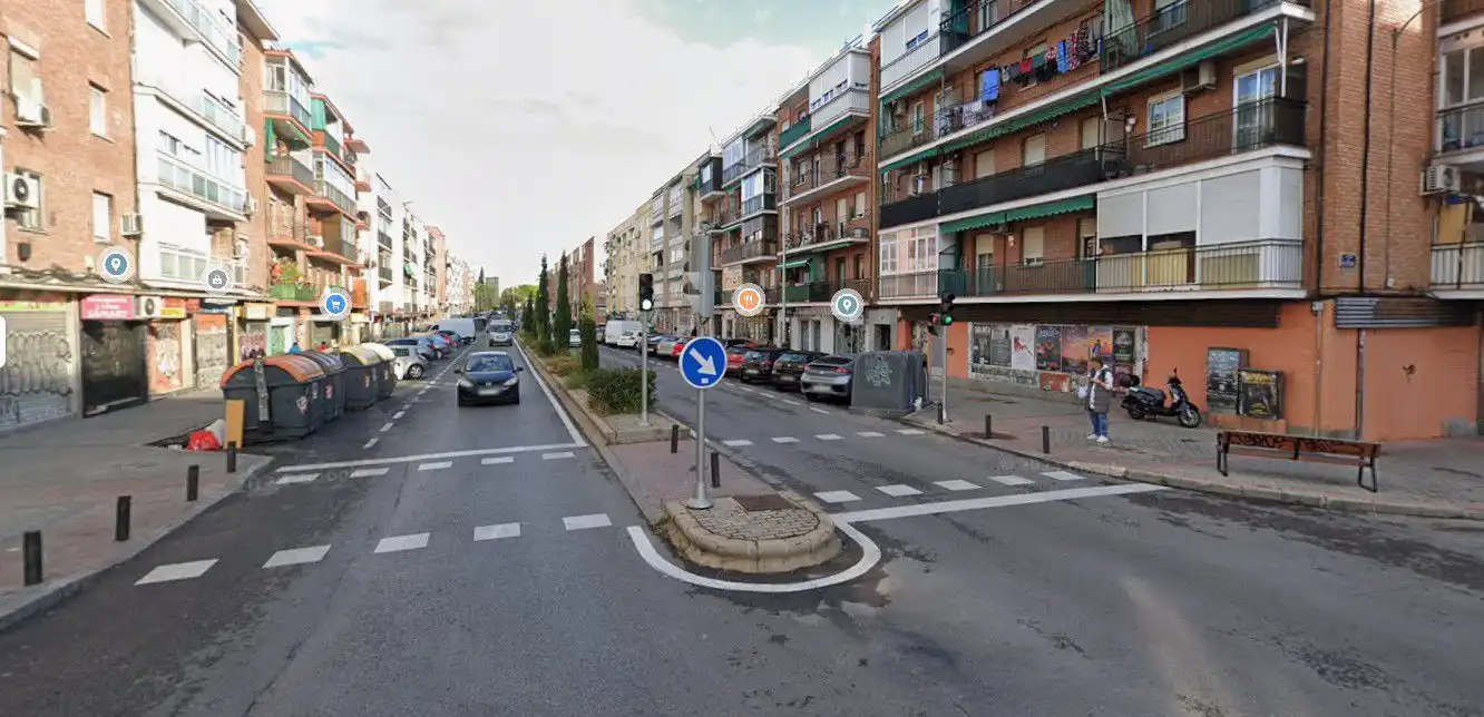 Vista exterior de Local en venda en Madrid