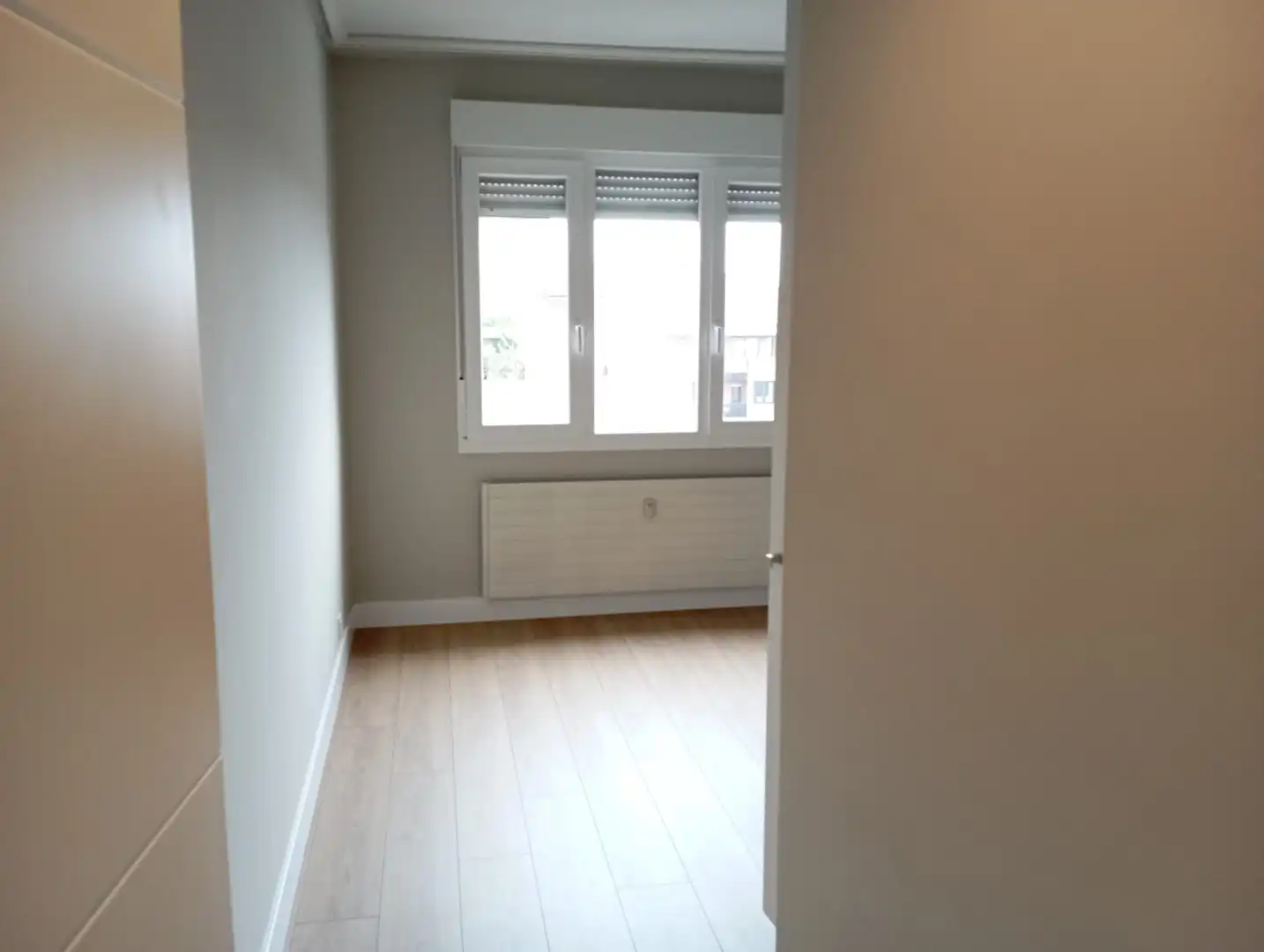 Bedroom of Flat for rent in Oviedo   with Heating