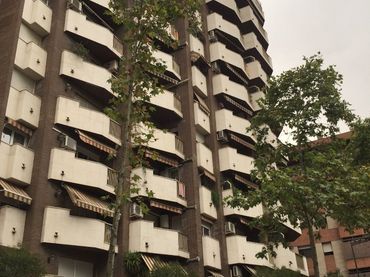 Business premises to rent in Mestral