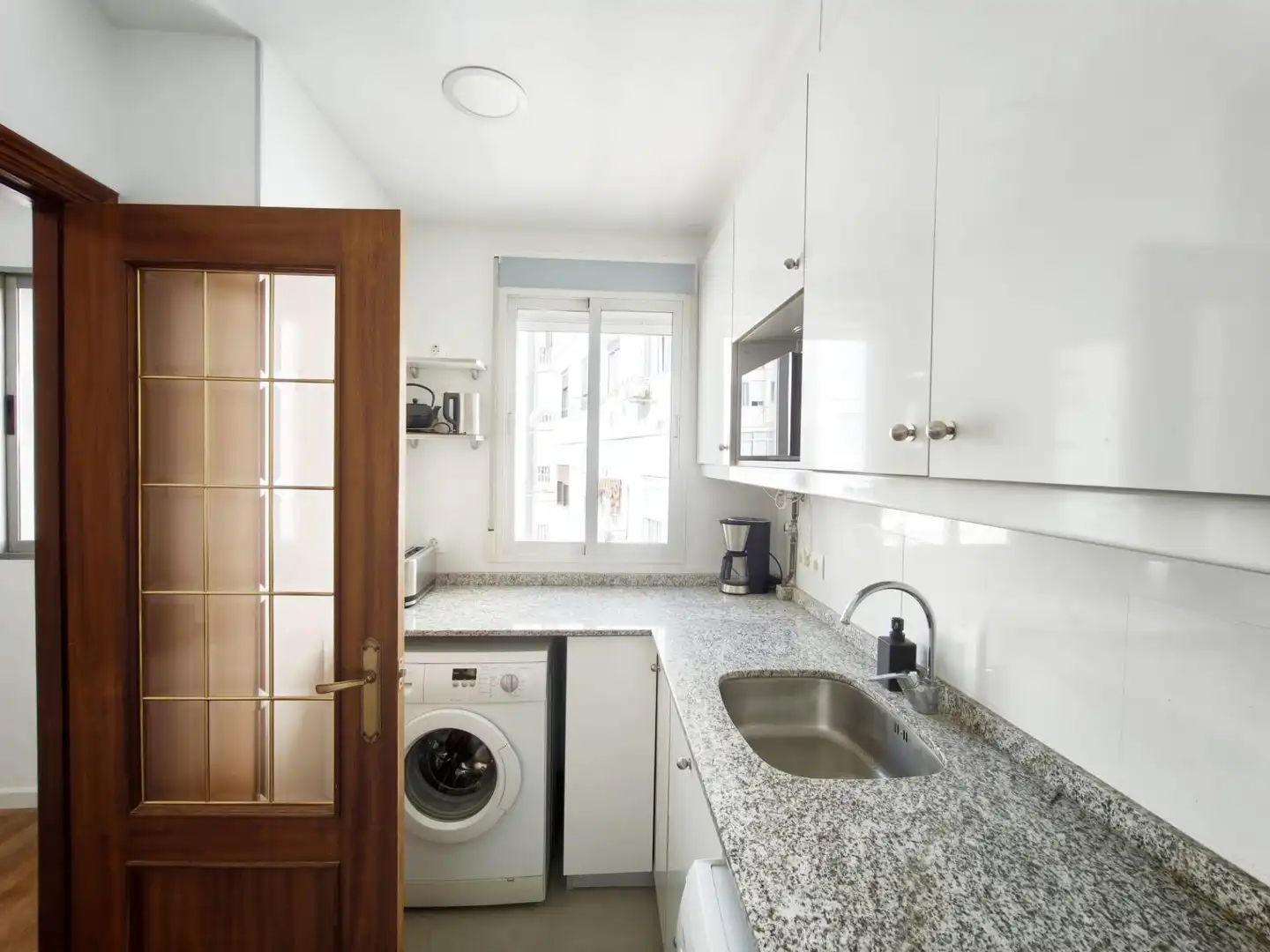 Kitchen of Flat for rent in Valencia  with Air Conditioner, Parquet flooring and Terrace