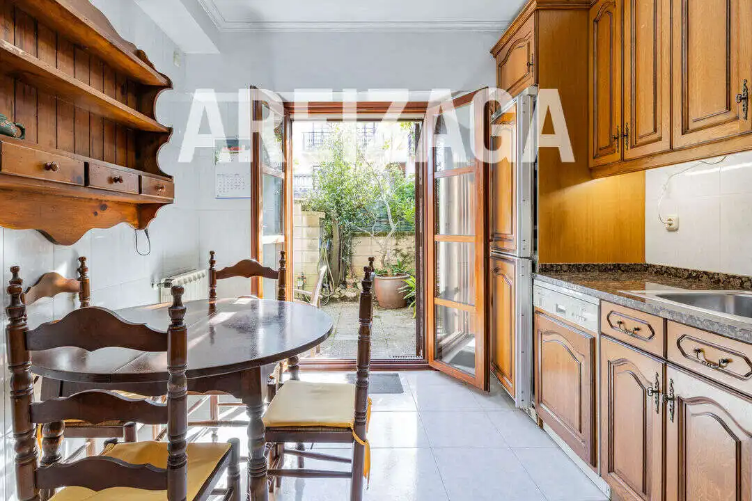Jardí de Casa o xalet en venda en Donostia - San Sebastián  amb Calefacció, Jardí privat i Terrassa