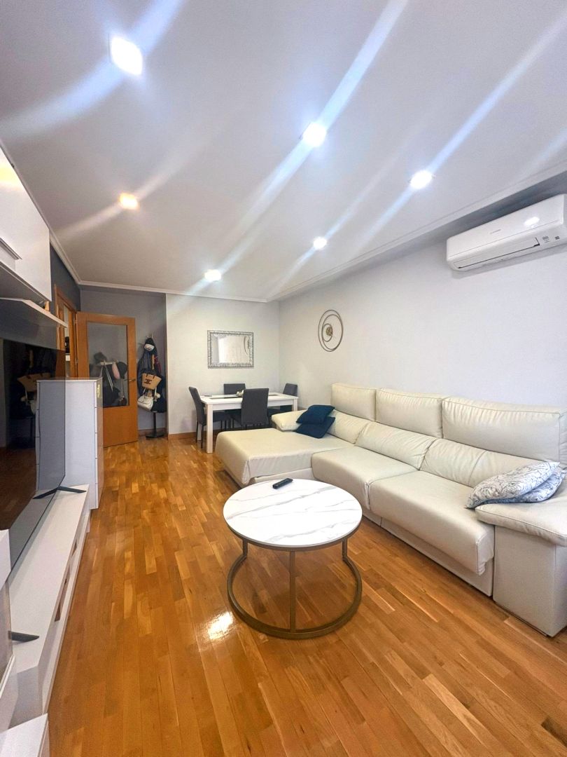 Living room of Flat for sale in Pinto  with Air Conditioner, Heating and Parquet flooring