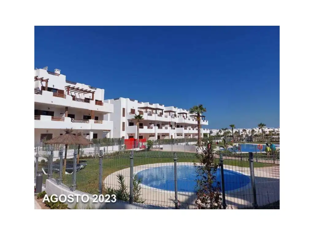 Appartement compact avec piscine à vendre à San Juan de los Terreros