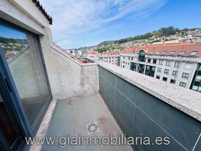 Vista exterior de Àtic en venda en Vigo  amb Calefacció, Parquet i Terrassa