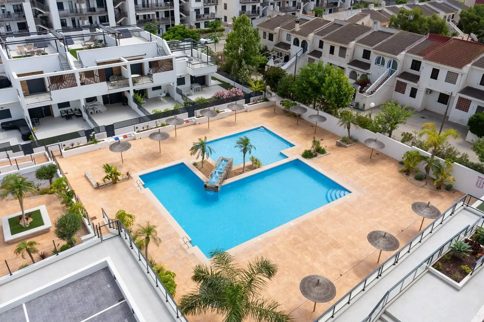 Piscina de Pis en venda en Pilar de la Horadada amb Aire condicionat, Calefacció i Terrassa