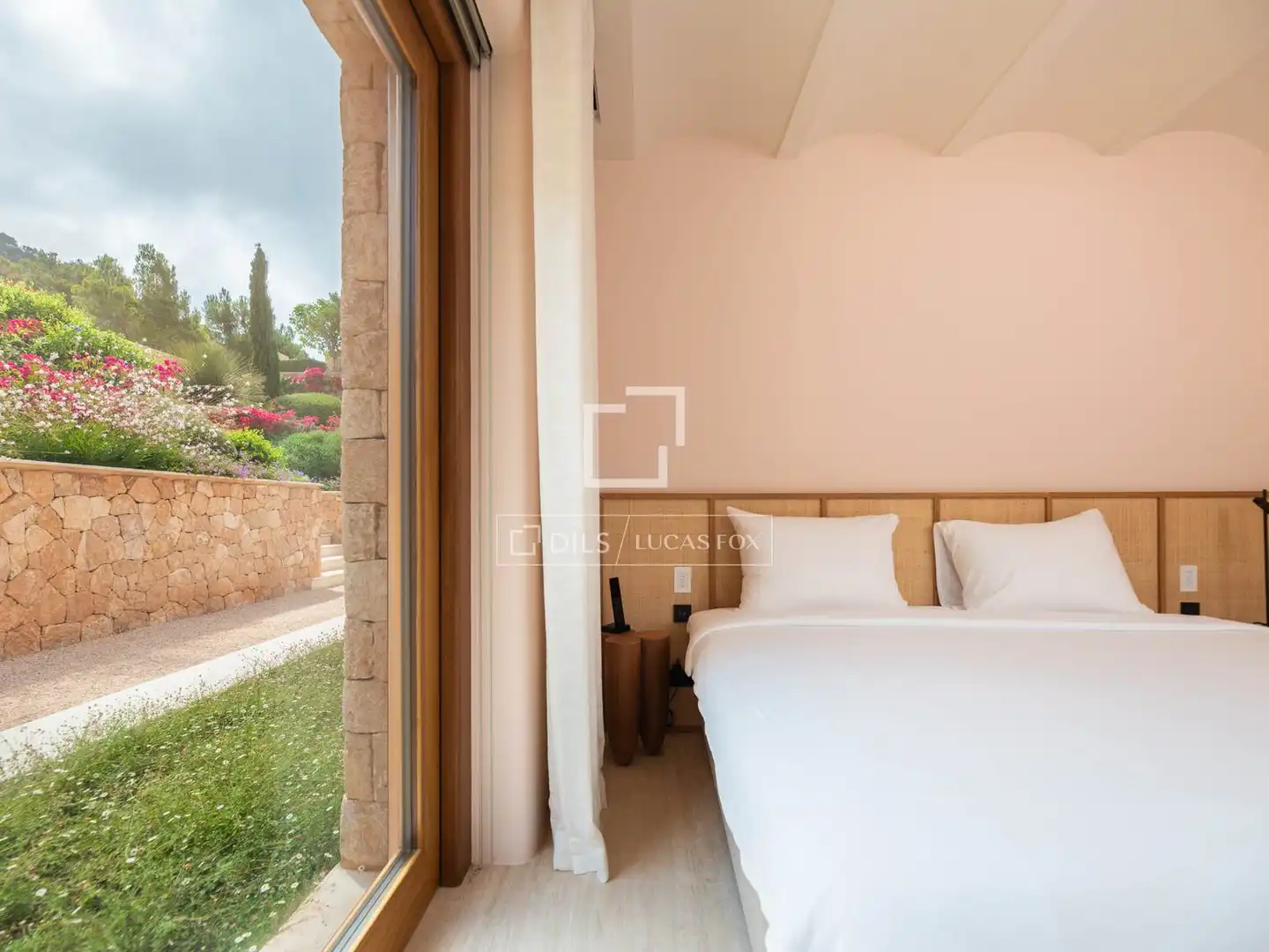 Habitación de Casa o chalet en venta en Santa Eulària des Riu con Aire acondicionado, Calefacción y Jardín privado