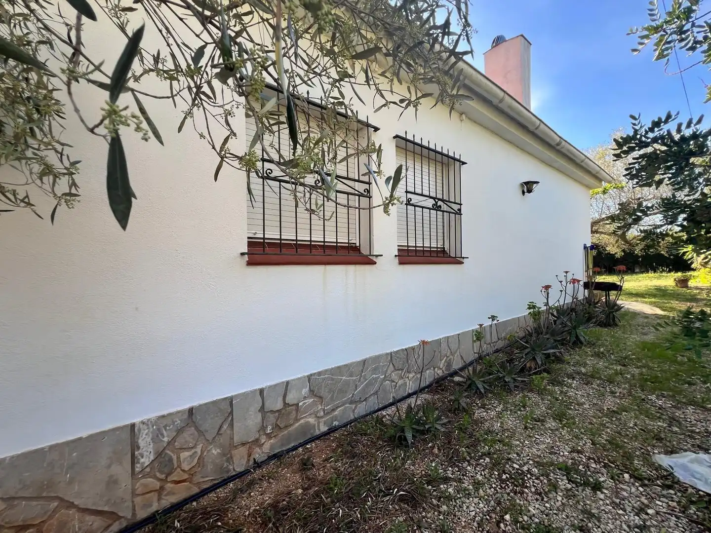 Außenansicht von Haus oder Chalet zum Verkauf in La Ràpita mit Privatgarten, Terrasse und Möbliert
