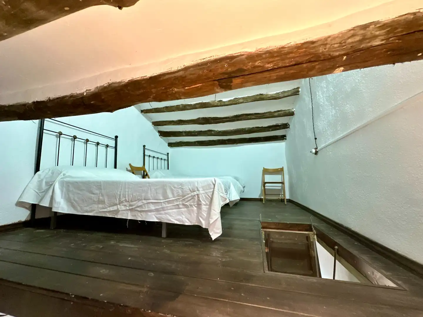 Dormitori de Finca rústica en venda en Sierro amb Aire condicionat, Calefacció i Jardí privat