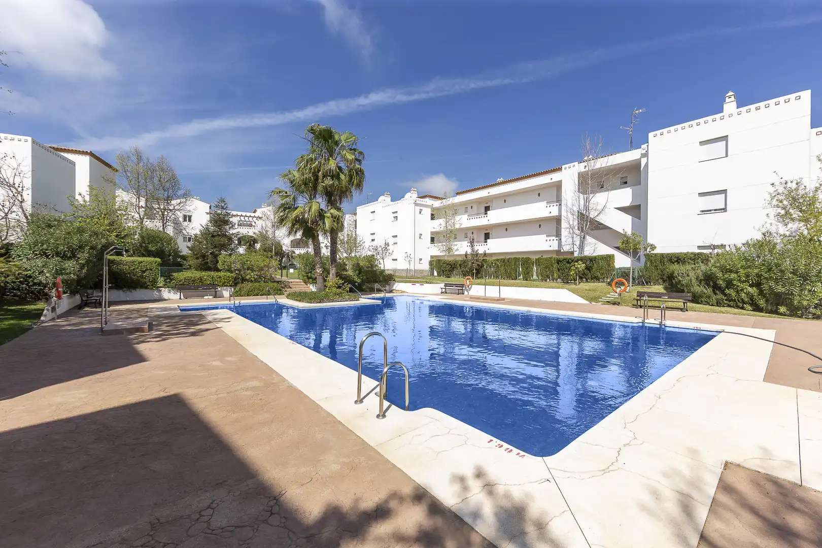 Piscina de Apartamento en venta en La Alcaidesa con Aire acondicionado, Calefacción y Terraza