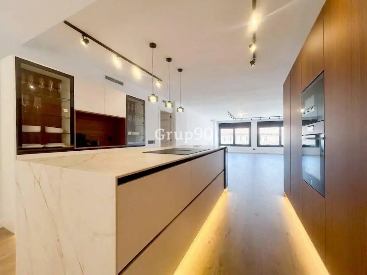 Piso en venta en Avenida MADRID, Instituts - Universitat