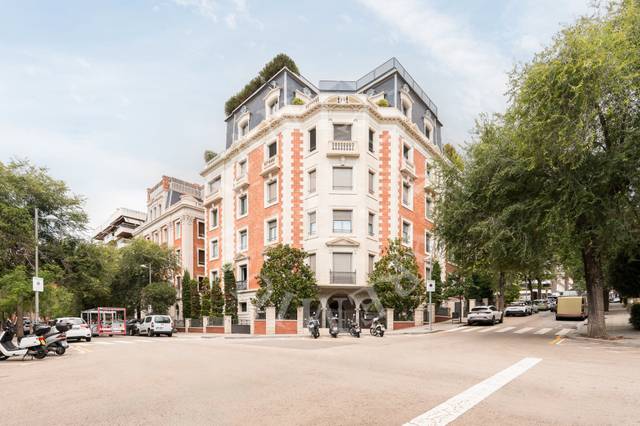 Piso en Venta en Carrer de la Reina Victòria en Sant Gervasi- Galvany