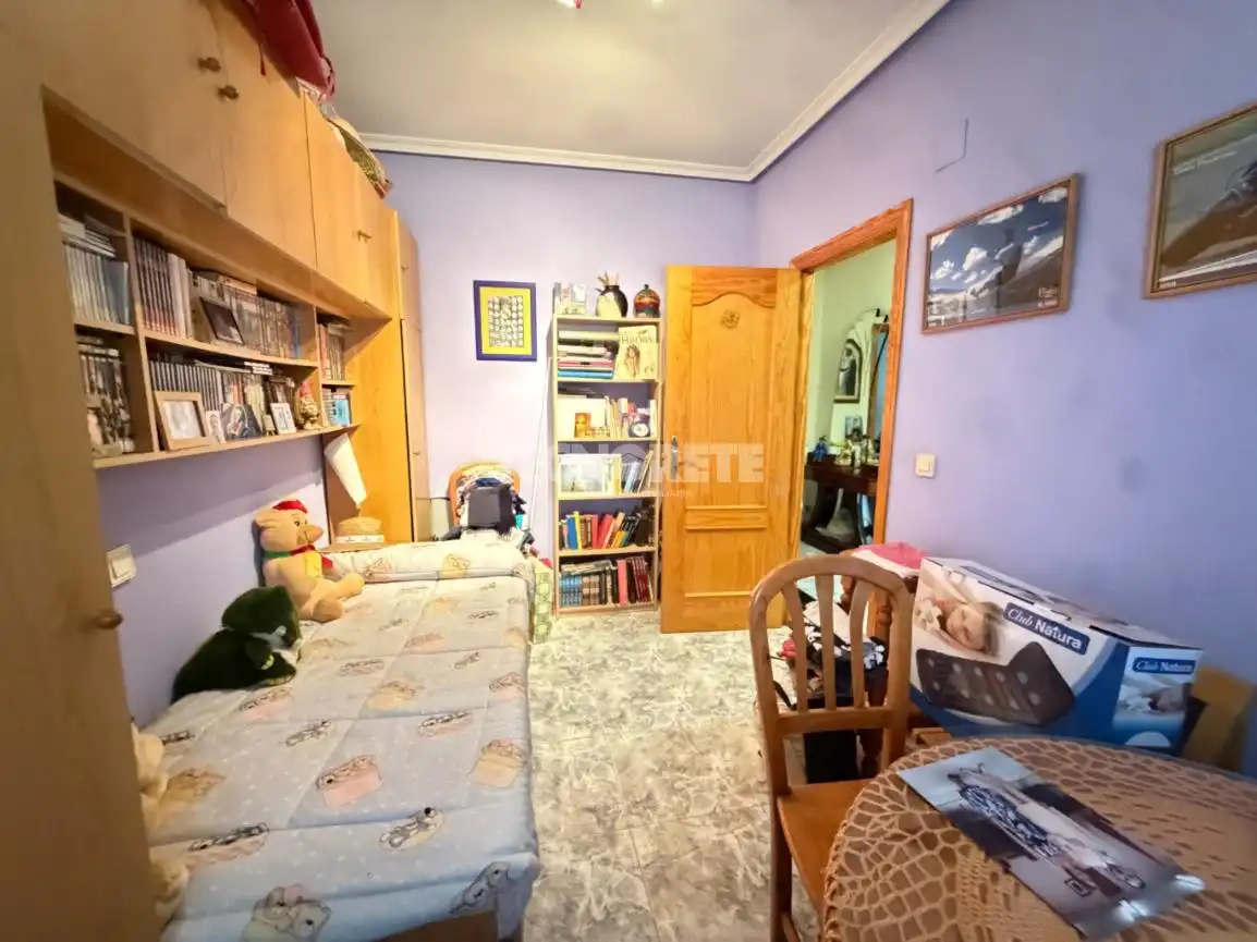 Casa aparellada amb terrassa en venda a C. la Virgen, imagen 18