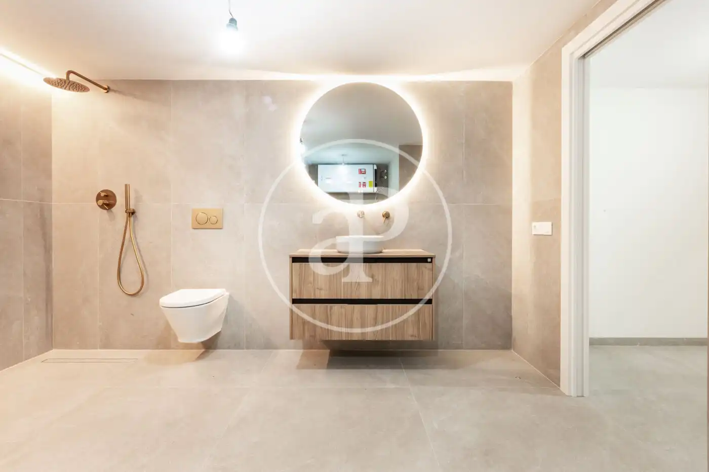 Baño de Piso en venta en Valencia con Aire acondicionado, Calefacción y Trastero