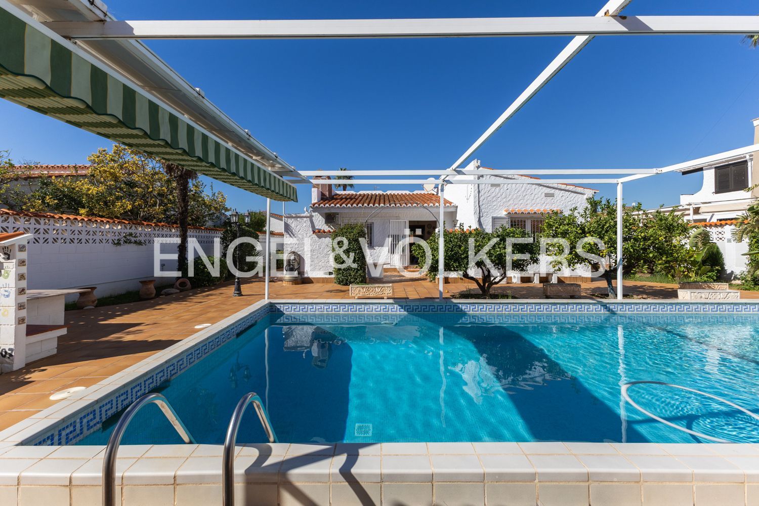 Piscina de Casa o chalet en venta en Sagunto / Sagunt con Aire acondicionado, Calefacción y Jardín privado