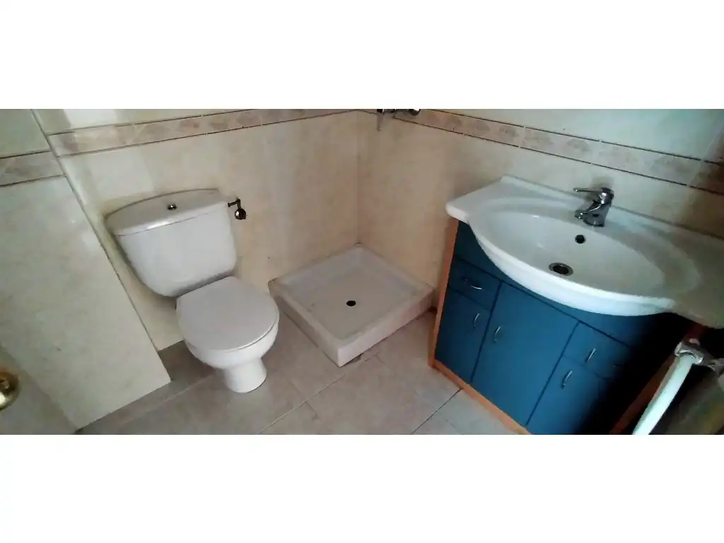 Badezimmer von Wohnung zum Verkauf in Salt