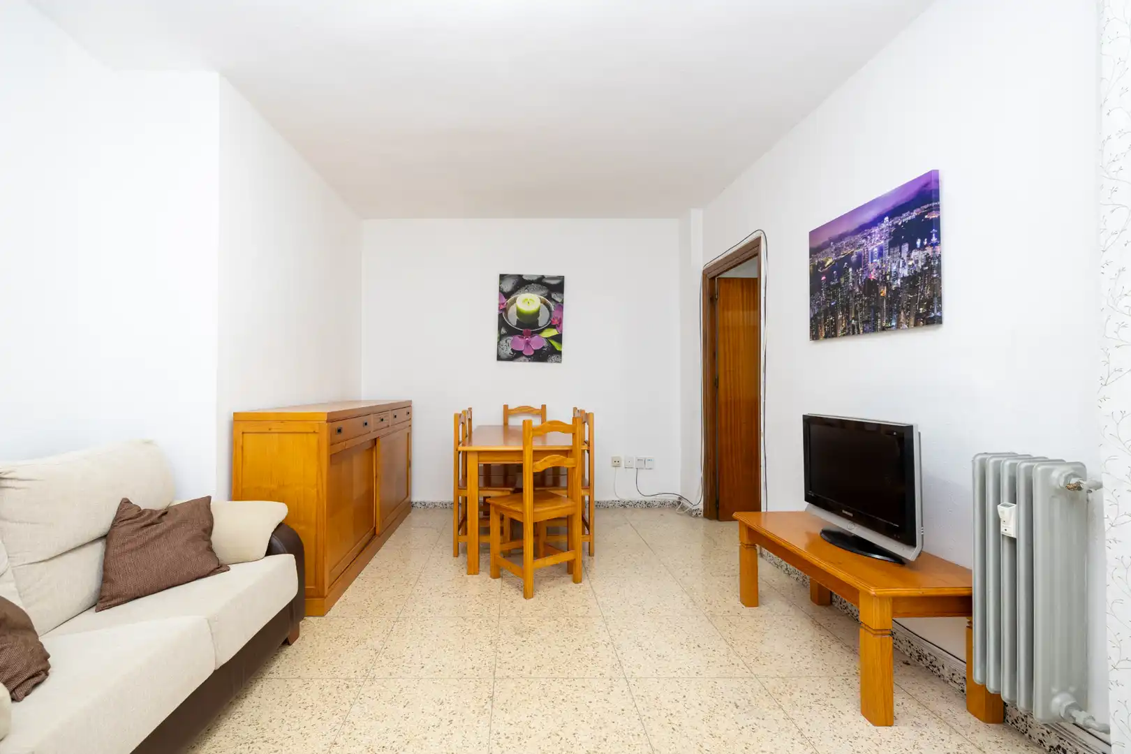 Living room of Flat for rent in Granada  with Heating, Furnished and Washing machine