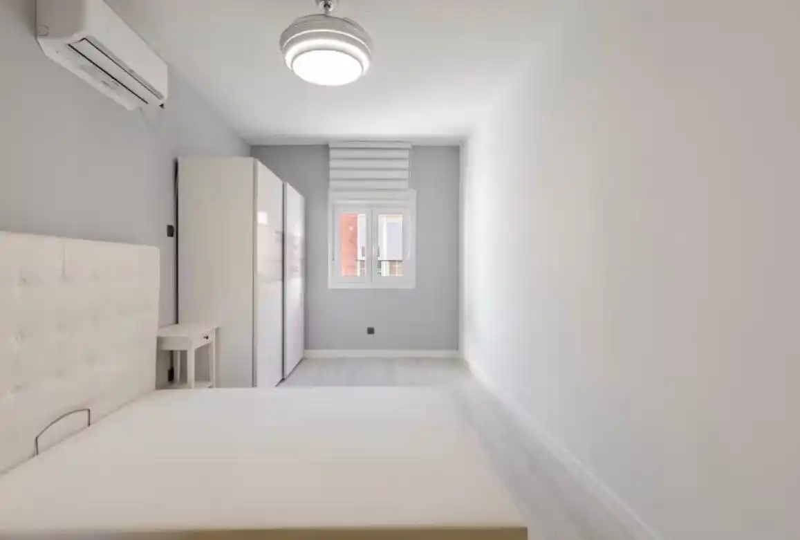 Schlafzimmer von Wohnung zur Miete in Usera