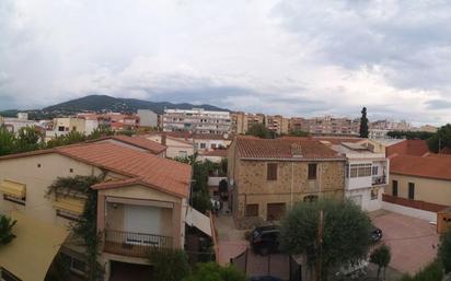 Vista exterior de Casa adosada en venda en Premià de Mar amb Terrassa