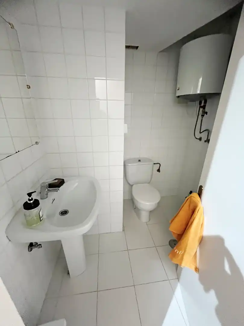 Badezimmer von Büro zum Verkauf in Avilés
