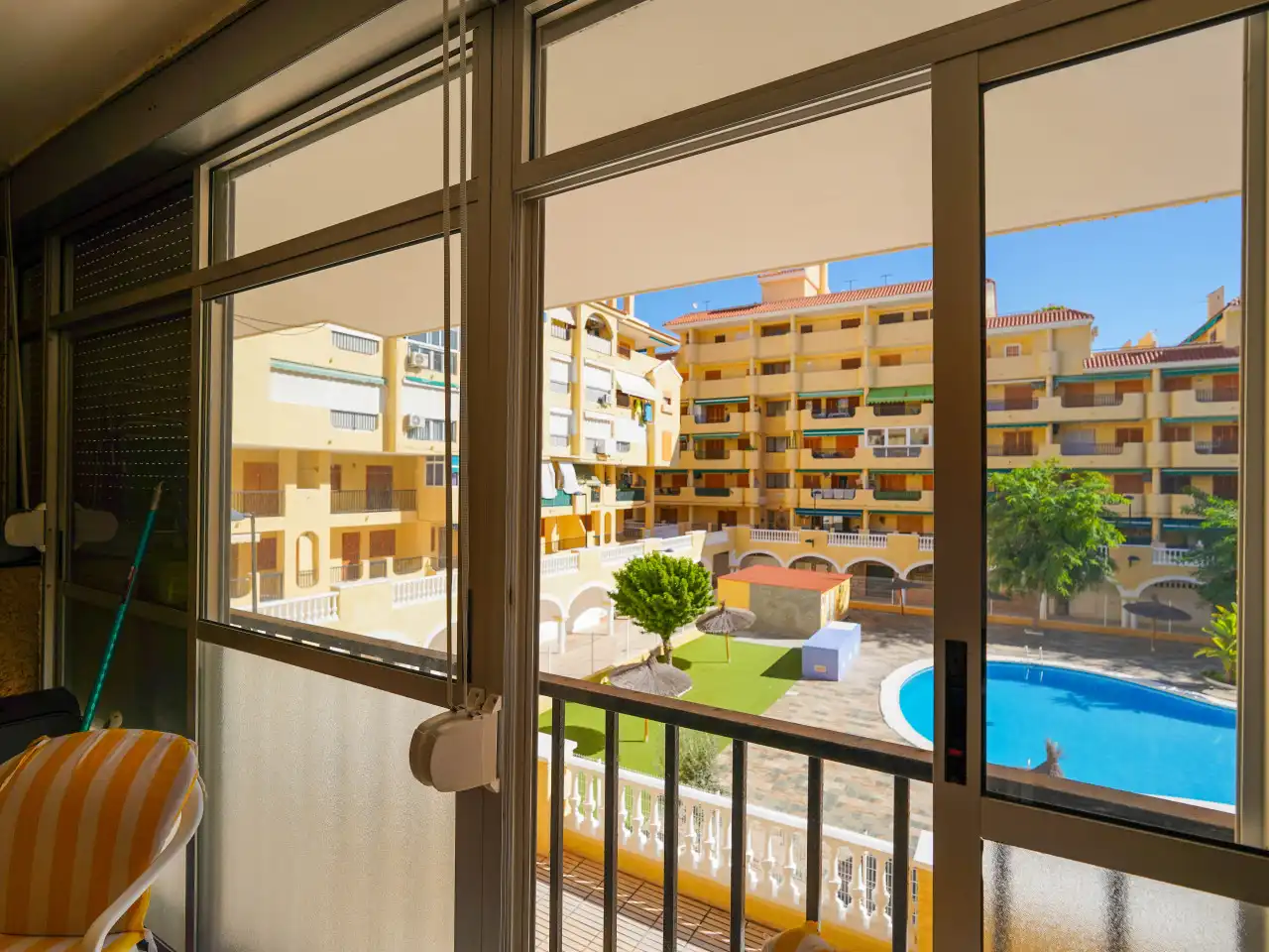 Terraza de Estudio en venta en Torrevieja con Calefacción, Terraza y Piscina