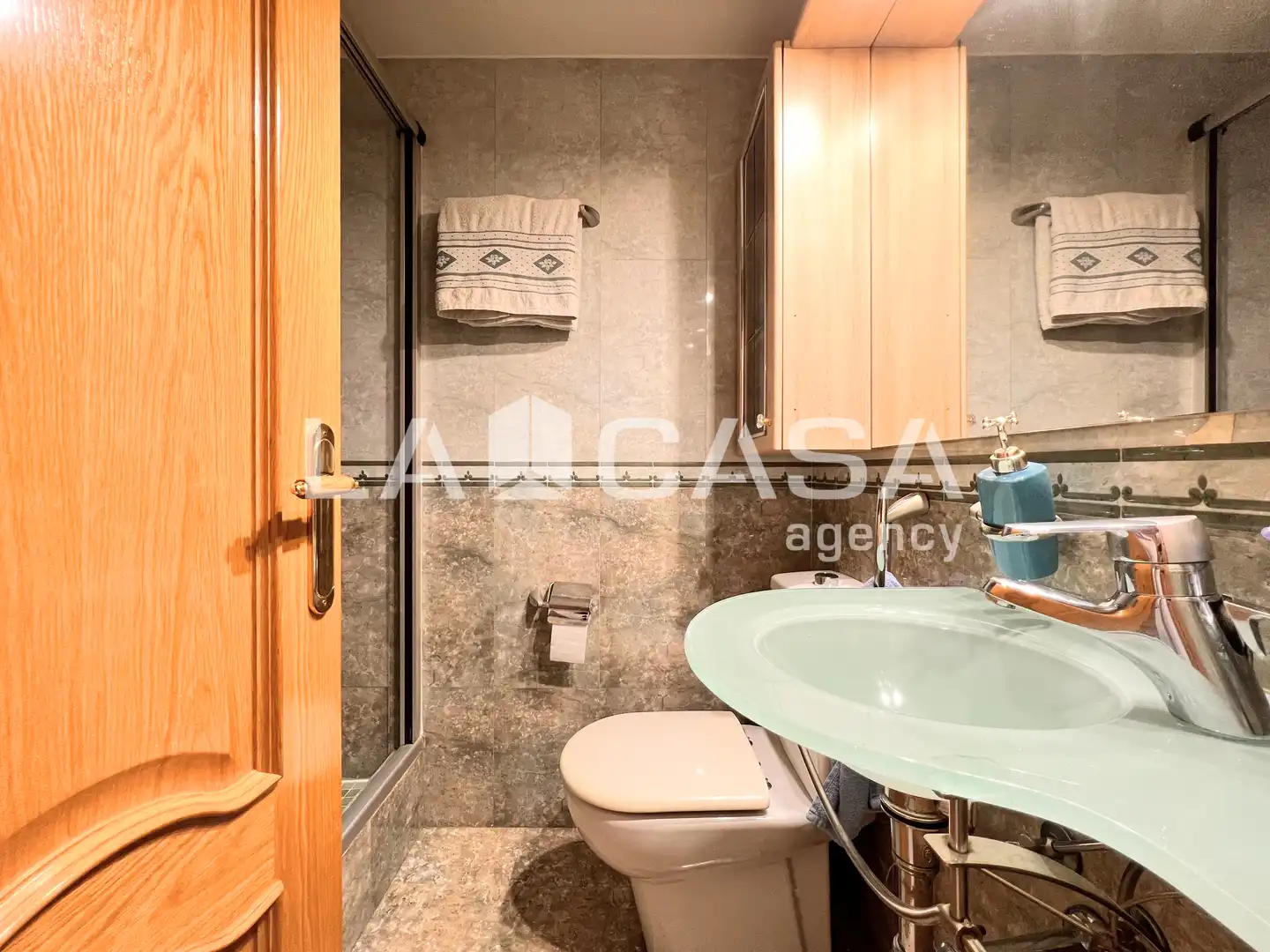 Baño de Piso en venta en Badalona con Calefacción, Terraza y Trastero
