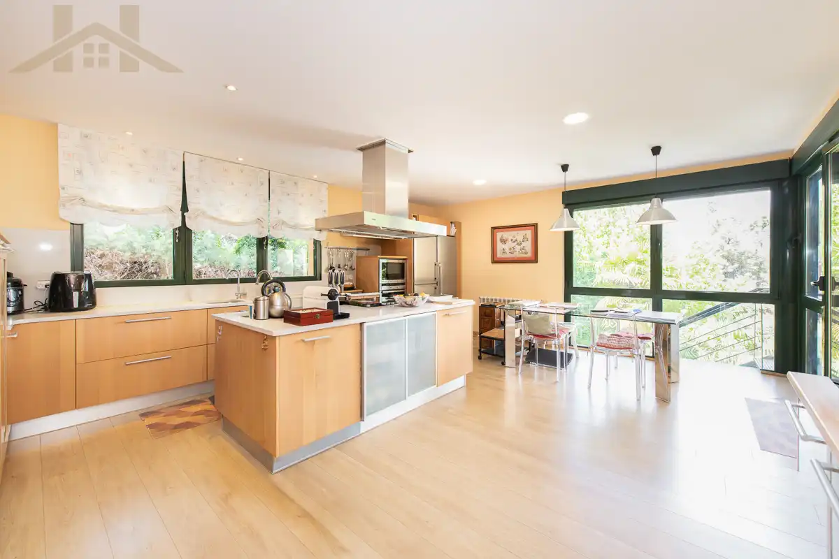 Cocina de Casa o chalet en venta en Tres Cantos con Aire acondicionado, Calefacción y Jardín privado