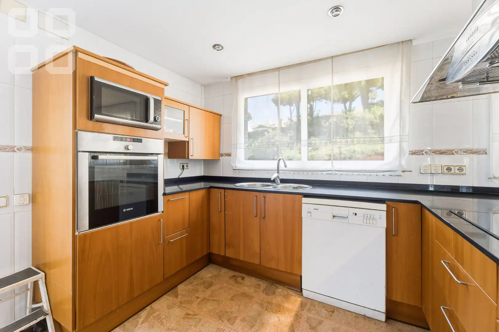 Cocina de Casa o chalet en venta en Caldes d'Estrac con Calefacción, Jardín privado y Terraza