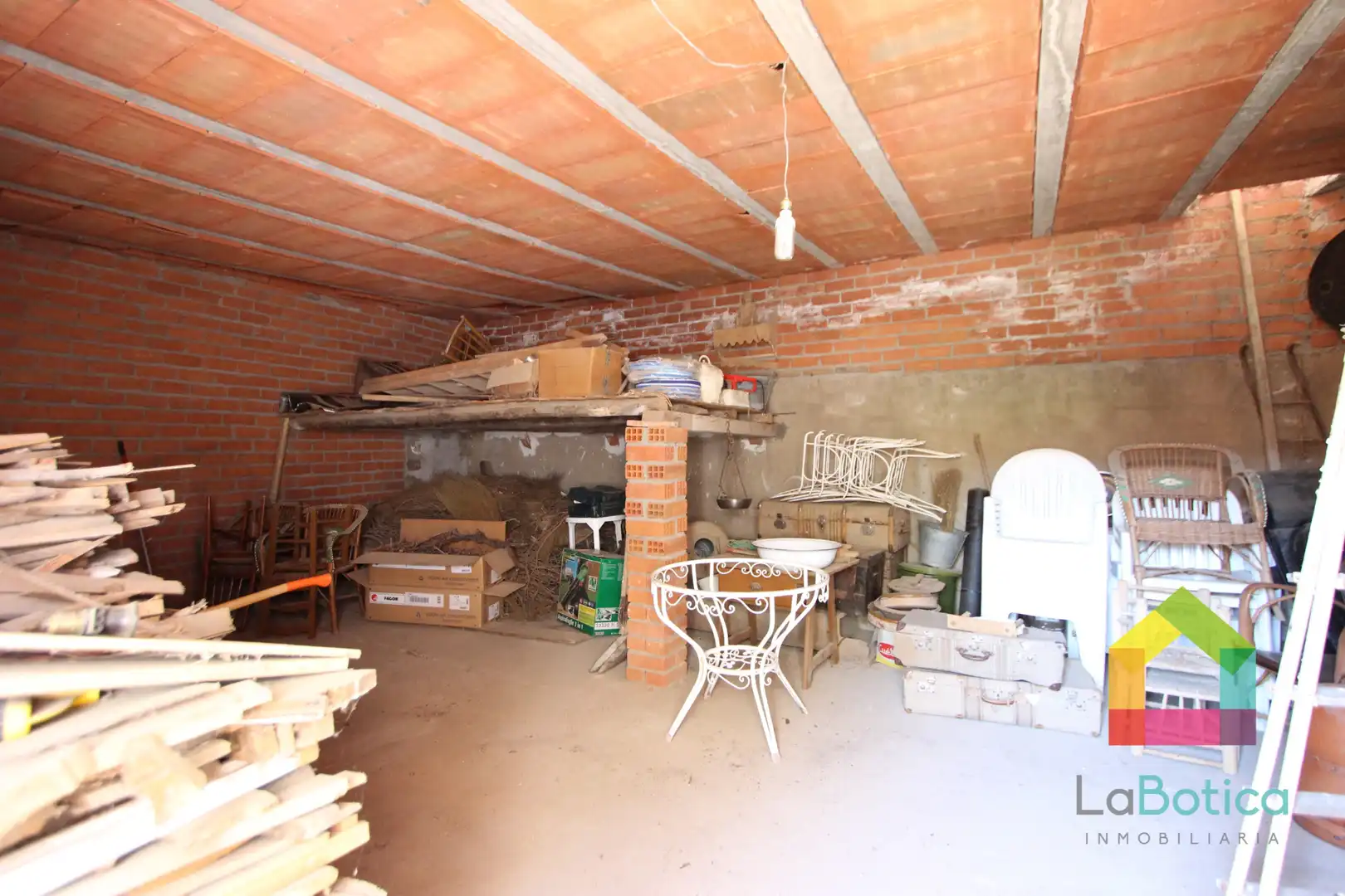 Detached homes for sale in San Martín de Montalbán  with Air Conditioner, Heating and Furnished