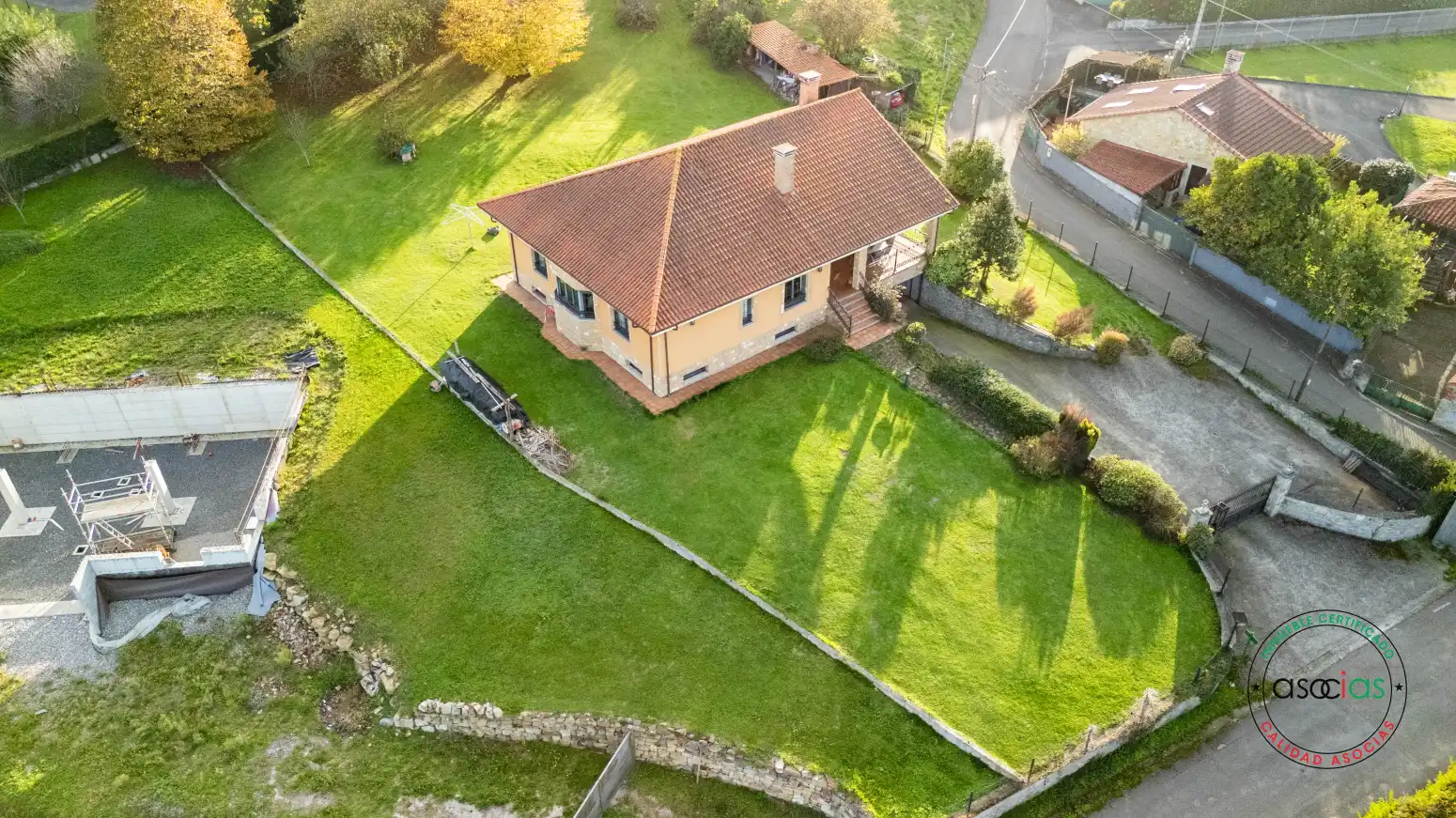 Vista exterior de Casa o xalet en venda en Gijón  amb Calefacció, Parquet i Terrassa