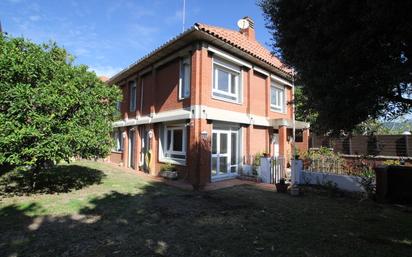 Jardí de Casa o xalet de lloguer en Argentona