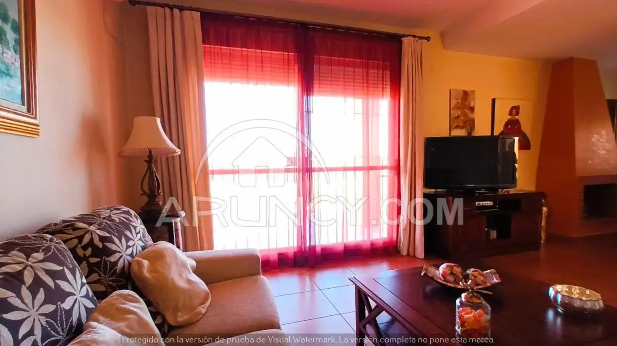 Sala d'estar de Casa o xalet en venda en Alcalá de Guadaira amb Aire condicionat, Jardí privat i Terrassa