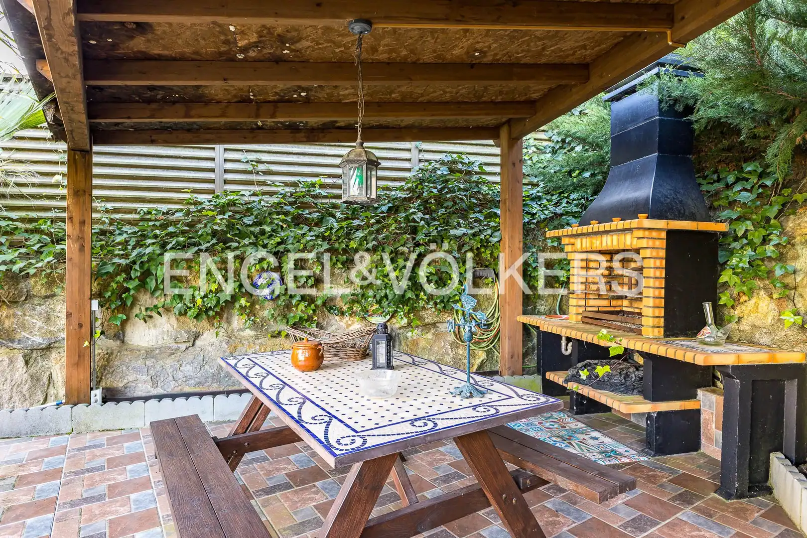 Terrassa de Casa o xalet en venda en Rubí amb Calefacció, Jardí privat i Piscina