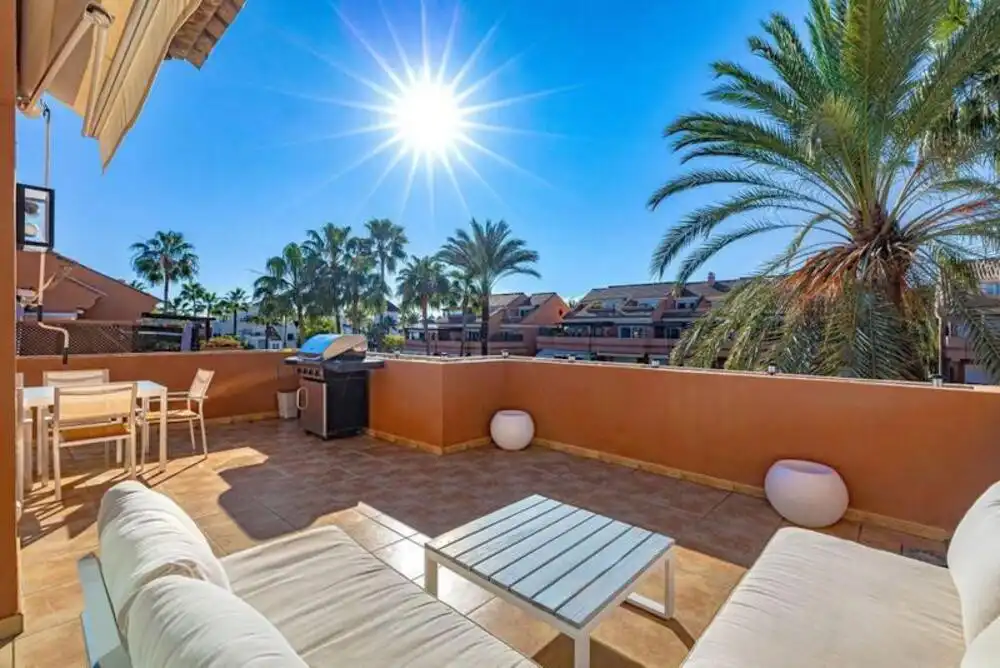 Terrassa de Àtic de lloguer en Marbella amb Aire condicionat, Terrassa i Piscina