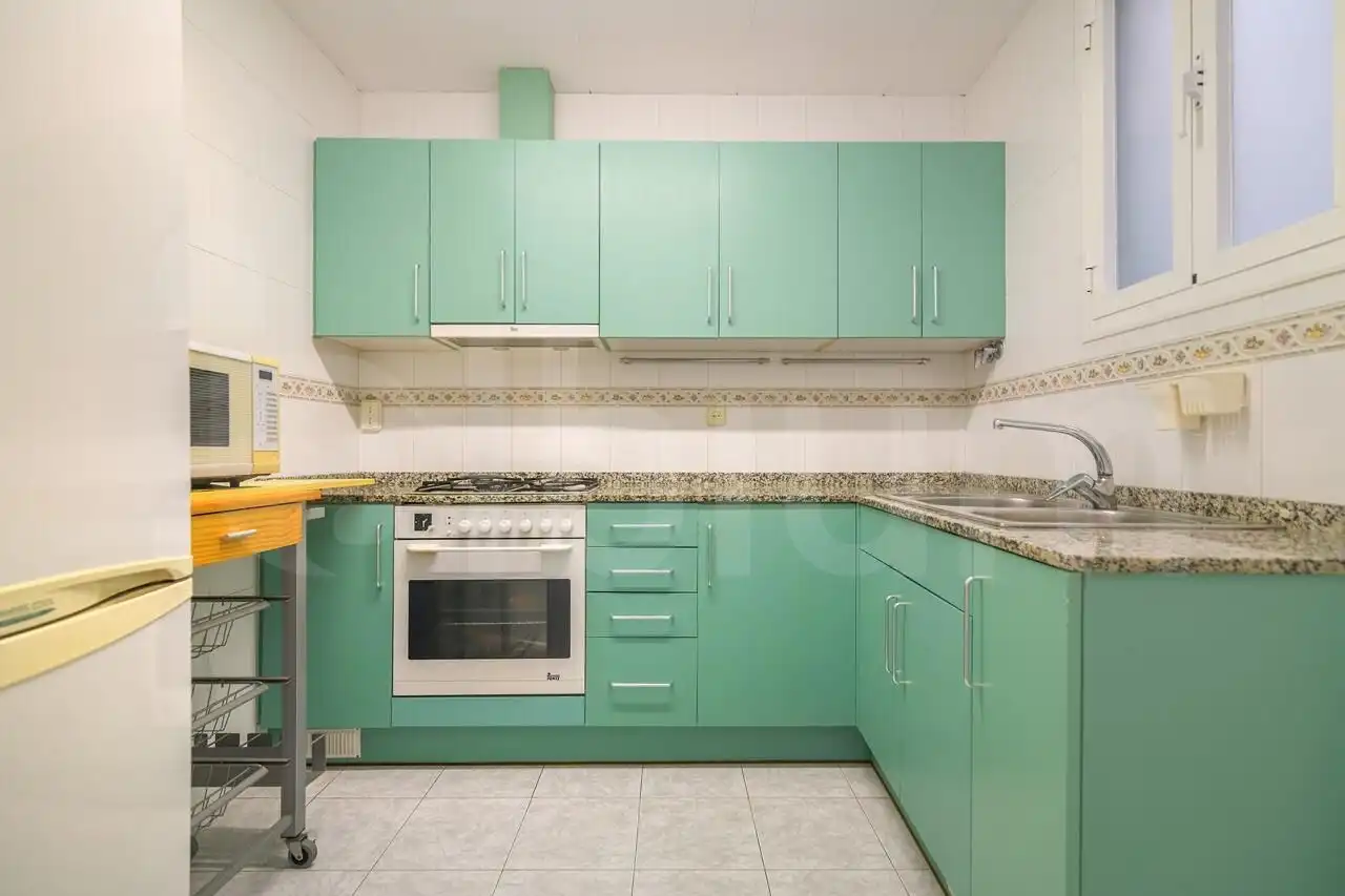 Küche von Wohnung zum Verkauf in Barcelona mit Heizung, Parkett und Terrasse